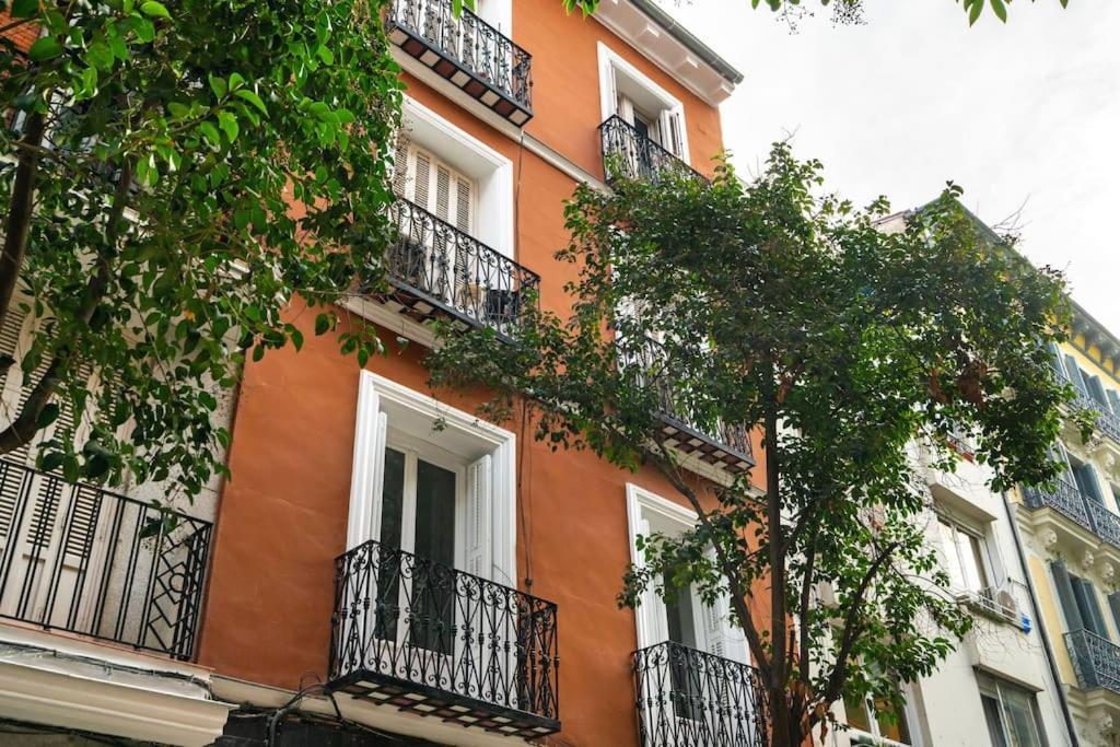 Chueca Fuencarral - 5 Bdrms 5 Baths 12 Pax