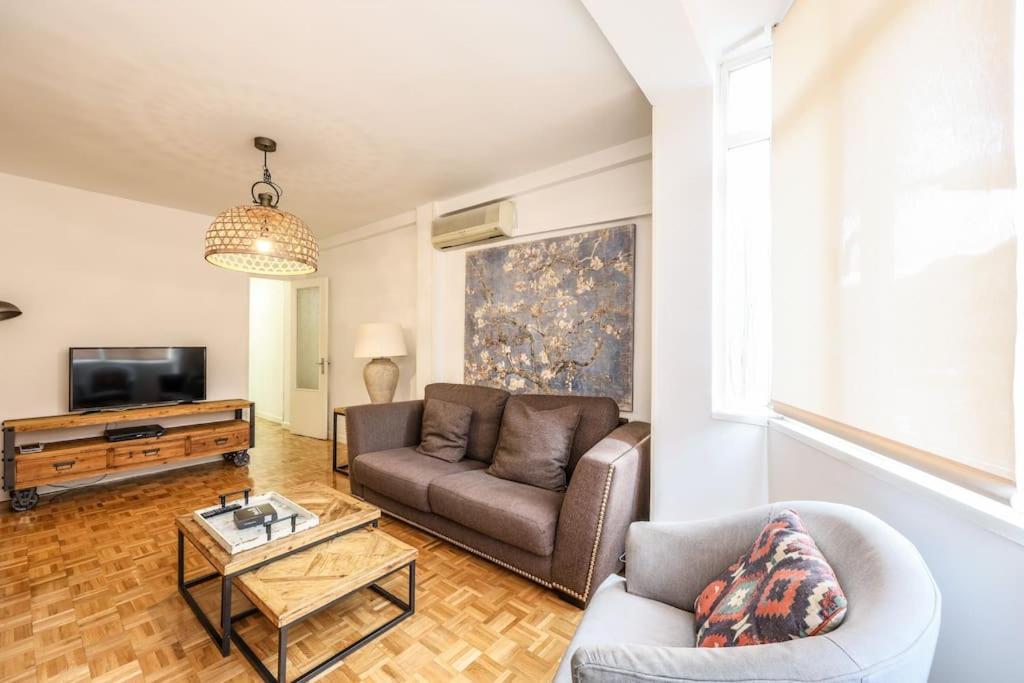 Apartment Urban Oasis In - Steps From River Manzanares