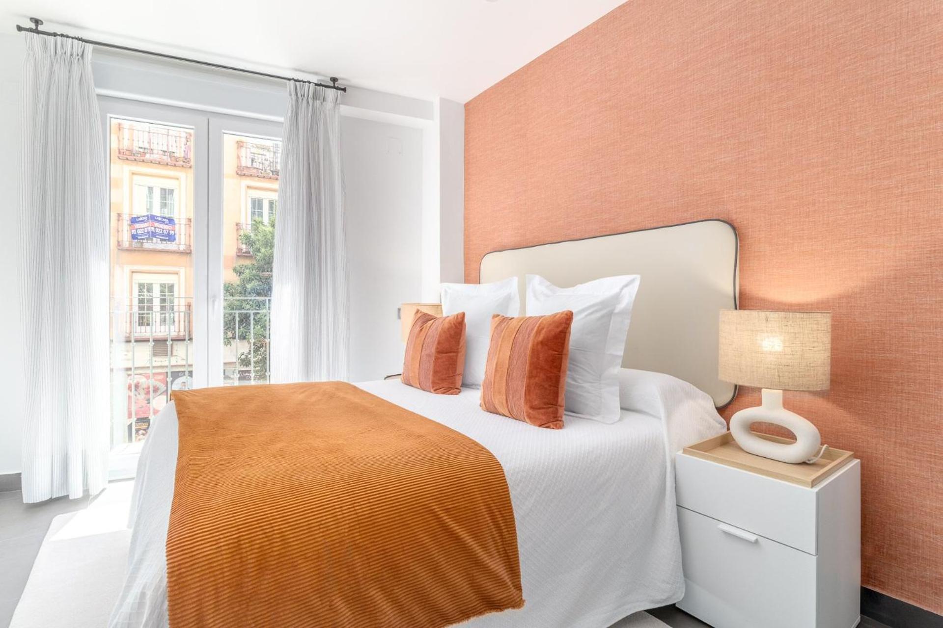Perfectly Placed For 3 In La Latina Just Around The Corner From El Rastro Latina Toledo Iv * Madrid