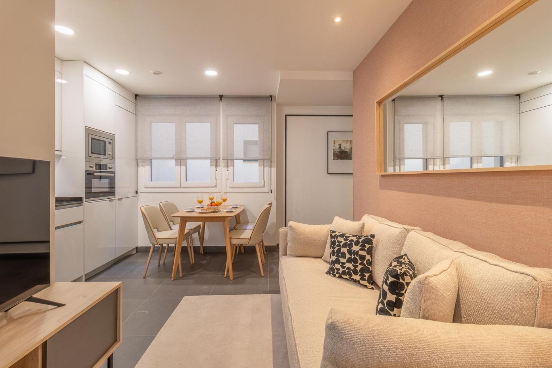 Apartment Modern In La Latina For 3 - Vibrant Location Latina Toledo Vii *