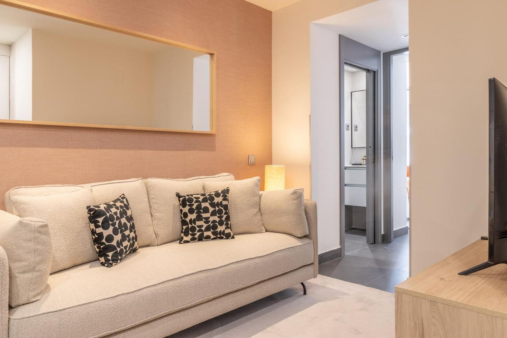 Modern In La Latina For 3 - Vibrant Location Latina Toledo Vii Apartment Madrid