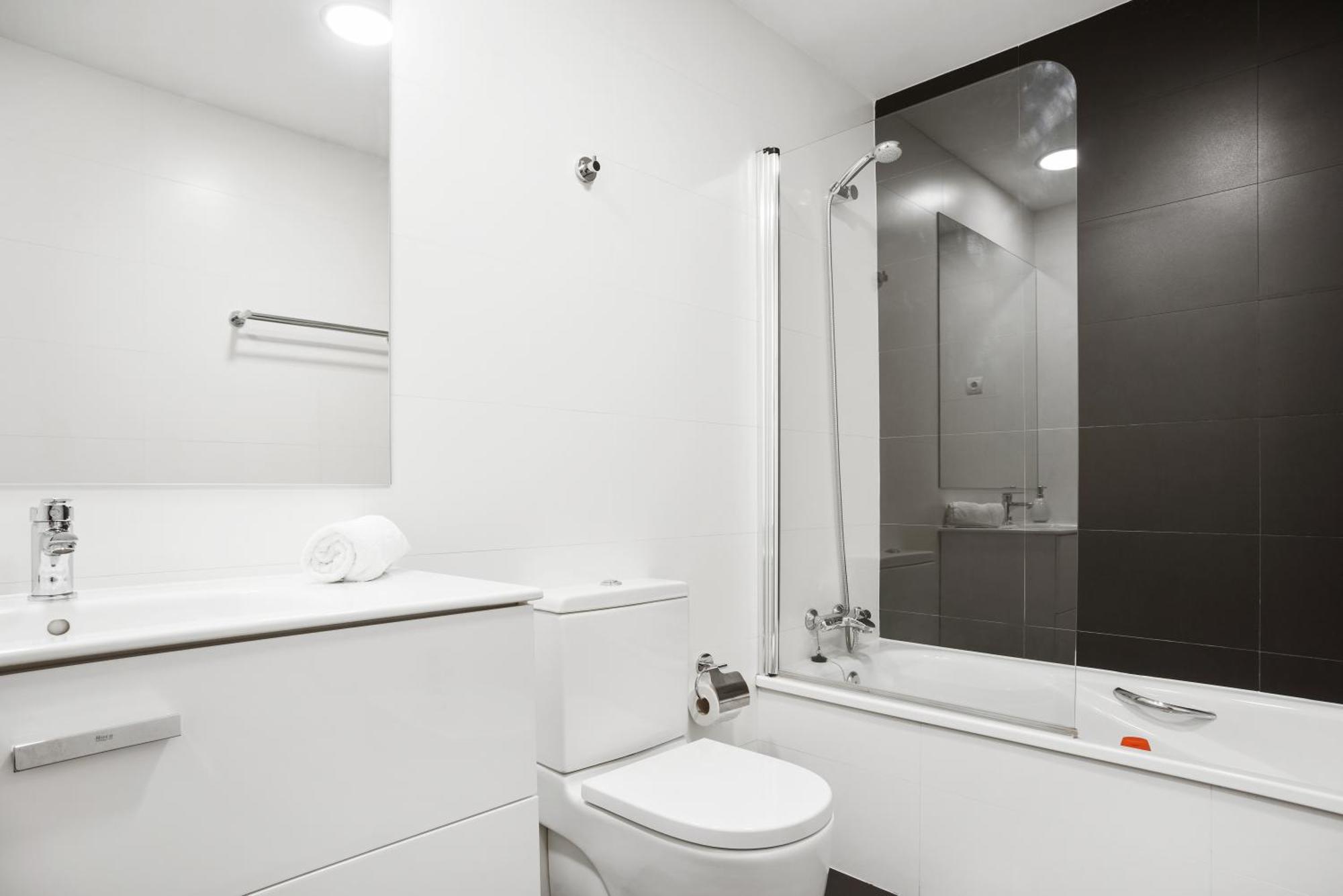 Modern 2 Bedroom Near Retiro Close To Metro Apartamento Madrid