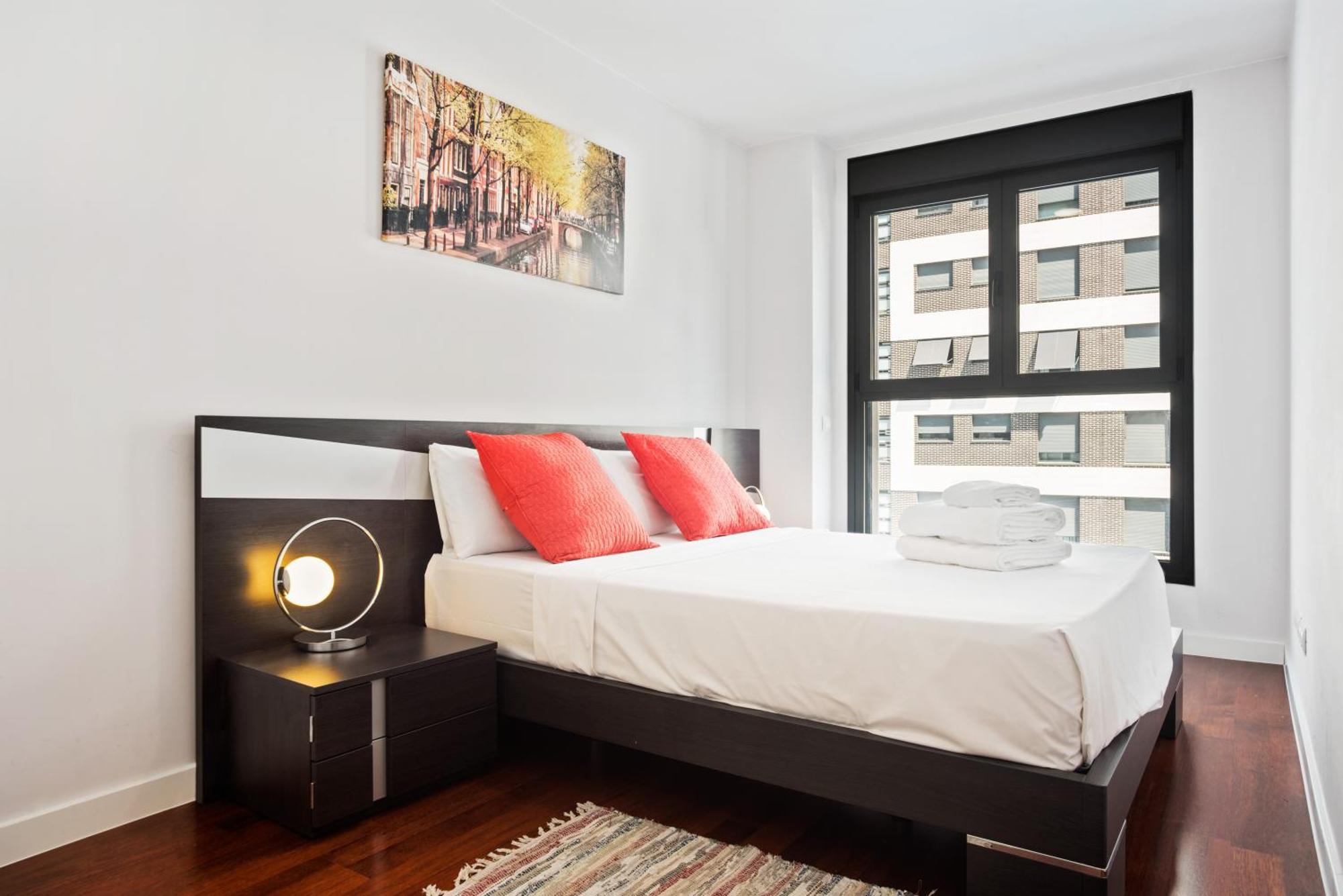 Modern 2 Bedroom Near Retiro Close To Metro Apartamento *