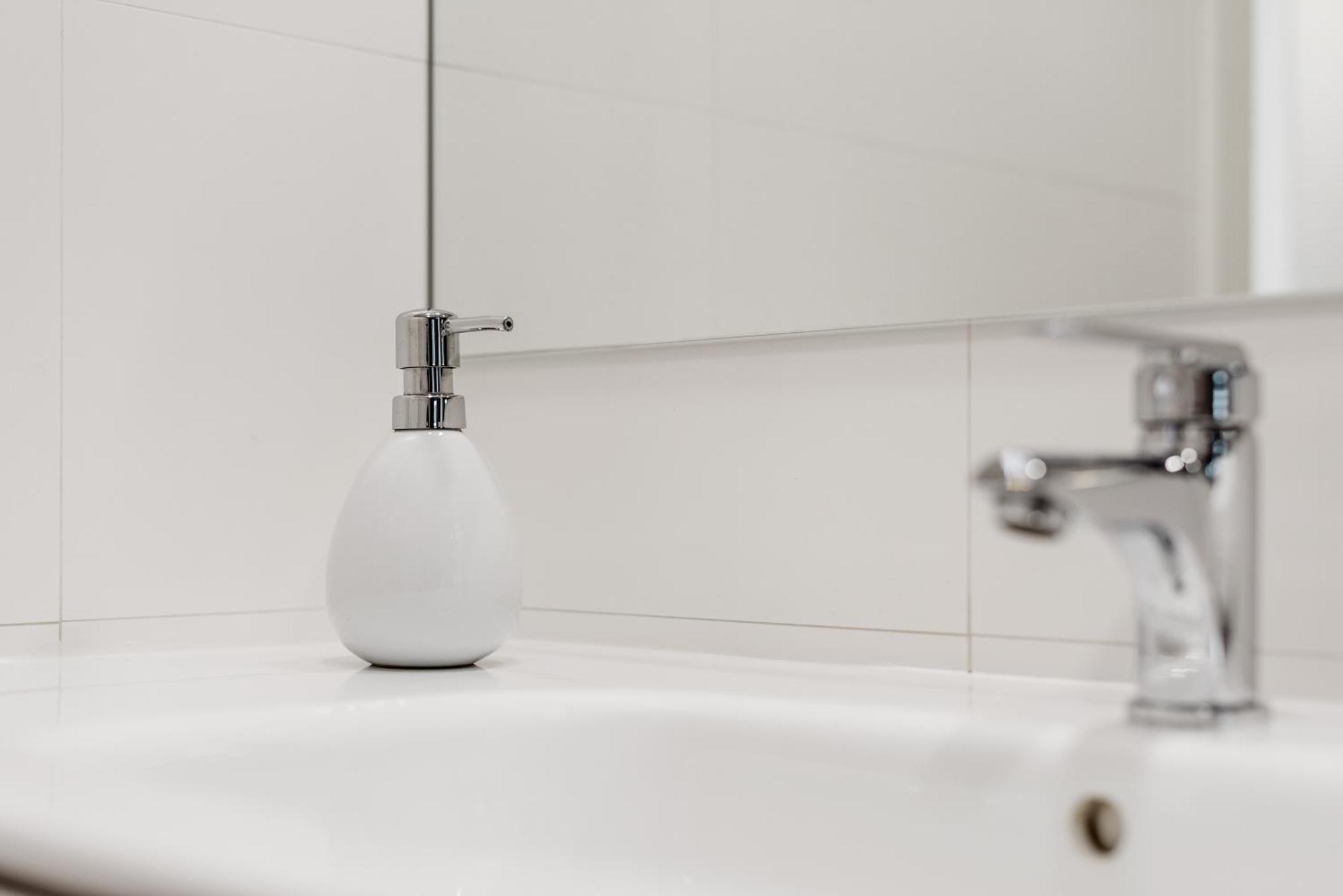 Apartamento Modern 2 Bedroom Near Retiro Close To Metro Madrid