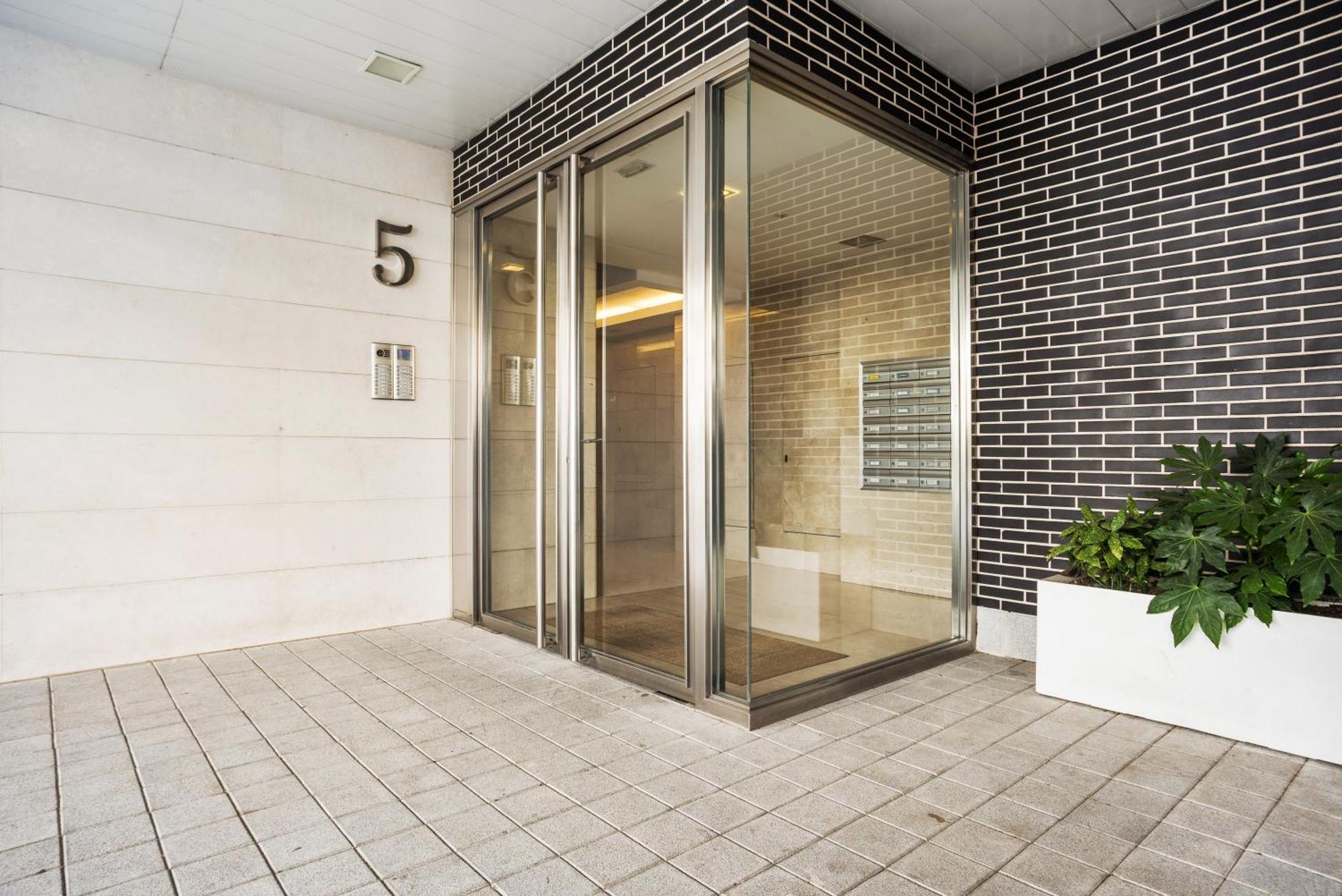 Modern 2 Bedroom Near Retiro Close To Metro