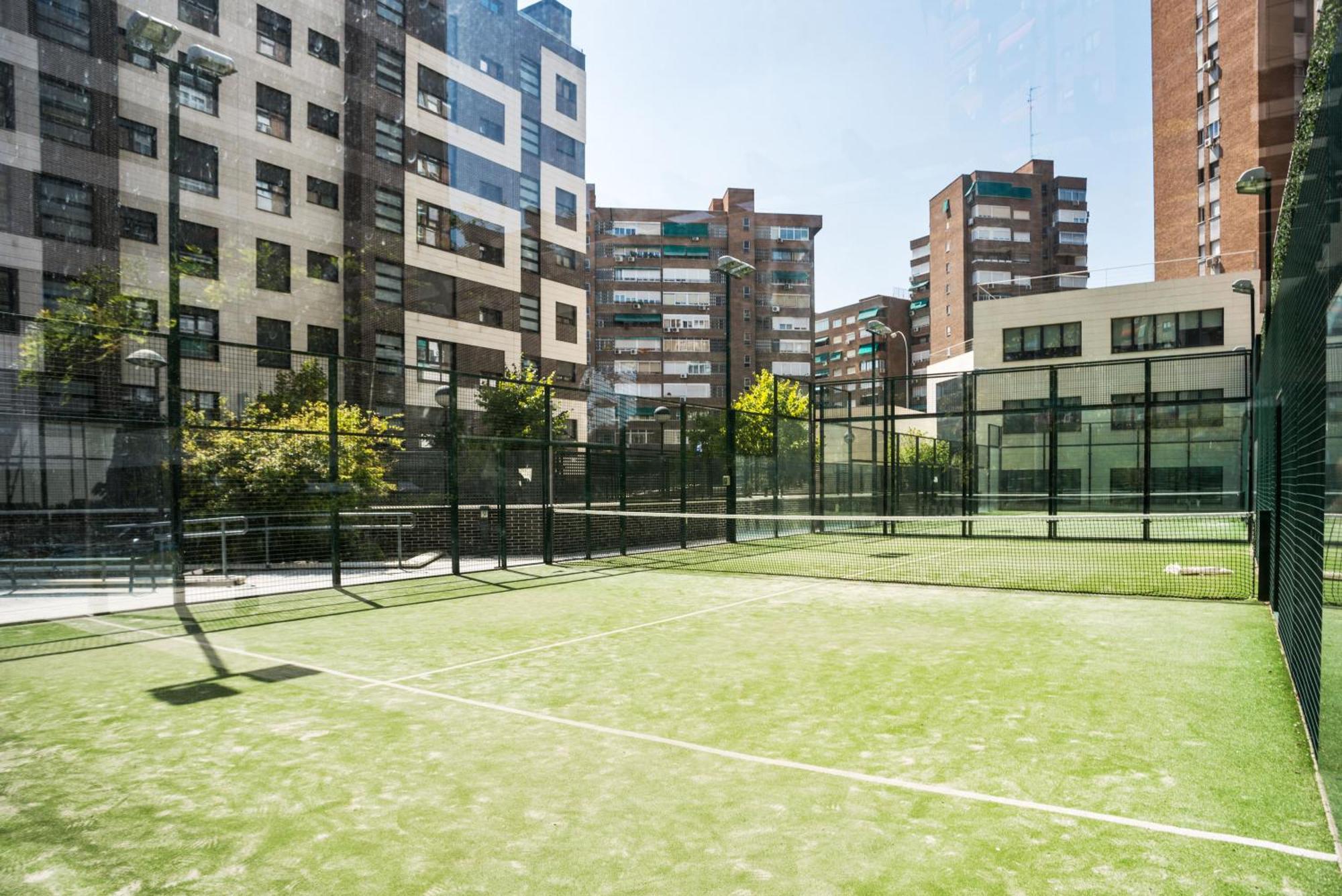 Modern 2 Bedroom Near Retiro Close To Metro Apartamento