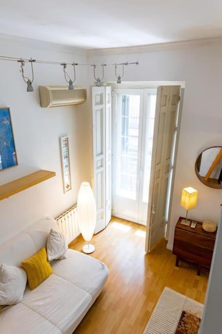 Beautiful In Malasana For 3 Pax - Ferrer Apartment *