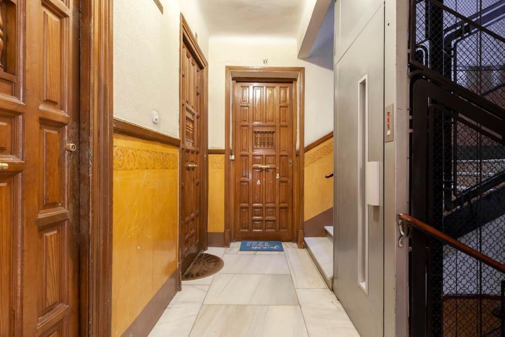 Apartment Tasteful Centre Rios Rosas - Business Ready