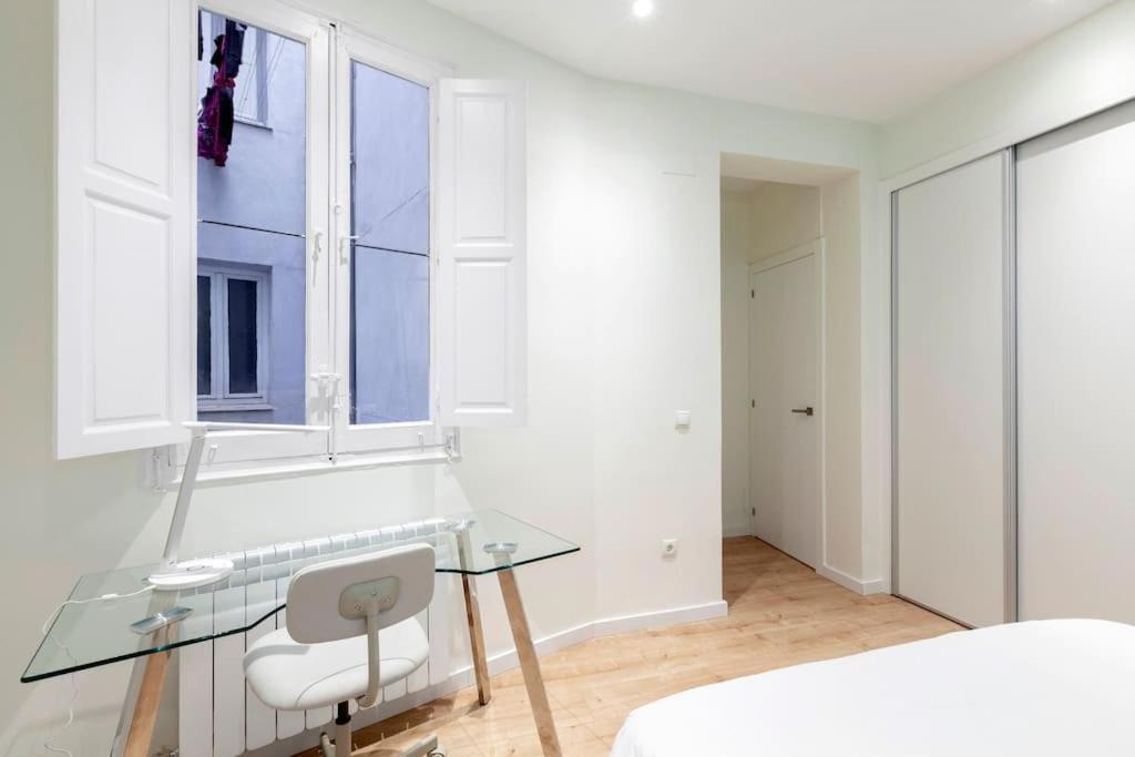 Tasteful Centre Rios Rosas - Business Ready Apartment *