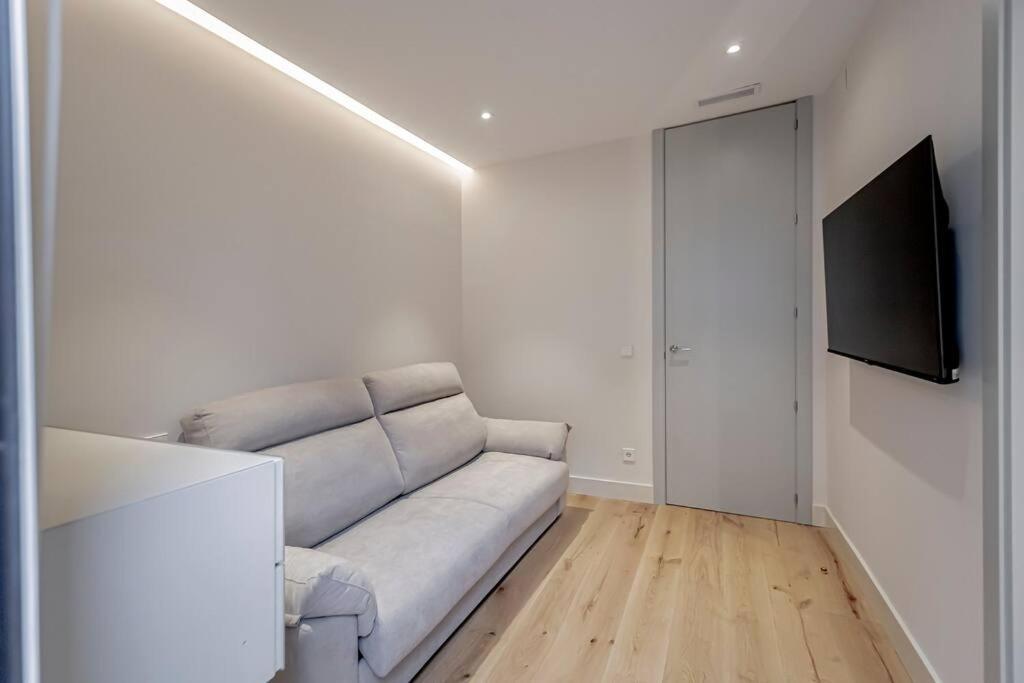 New Amazing 12 Ppl Chamberi Apartment *