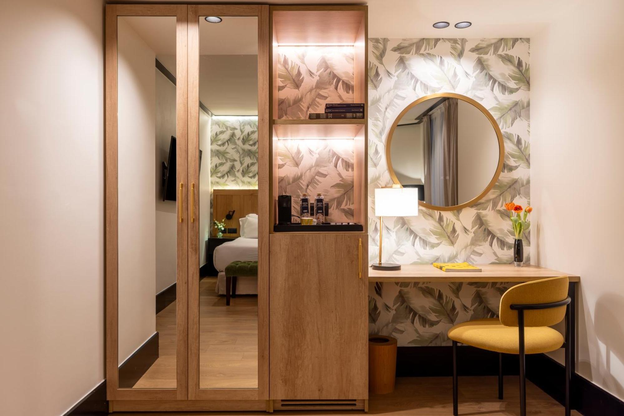H10 Puerta De Alcala Hotel 4*
