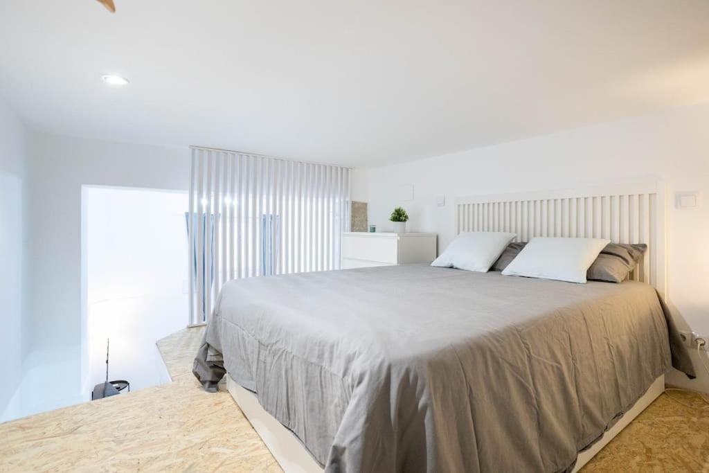 Loft Reformado En Marques De Vadillo Con Patio Privado
