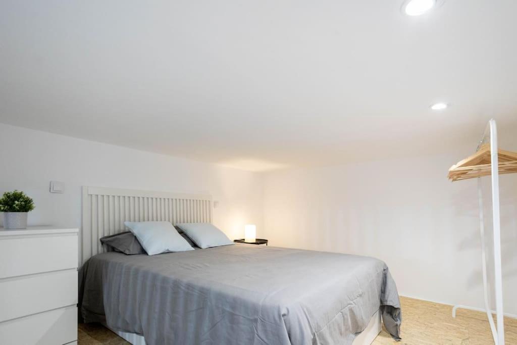 Loft Reformado En Marques De Vadillo Con Patio Privado