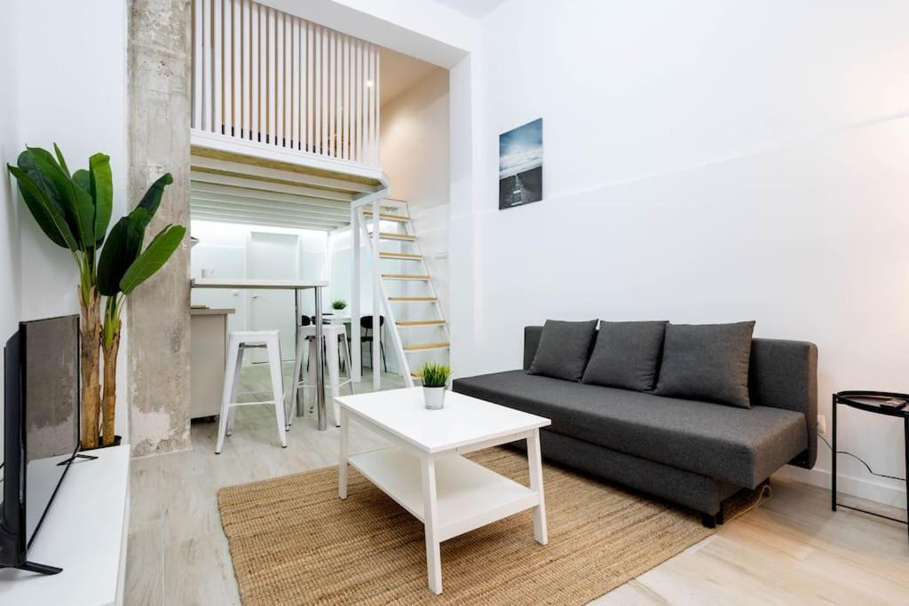 Loft Reformado En Marques De Vadillo Con Patio Privado