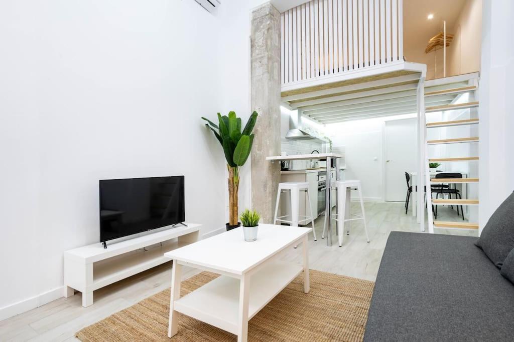 Apartment Loft Reformado En Marques De Vadillo Con Patio Privado *