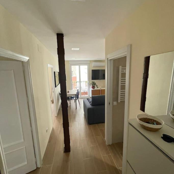Apartamento Piso De 3 Recien Renovado A 15 Mins De Sol *