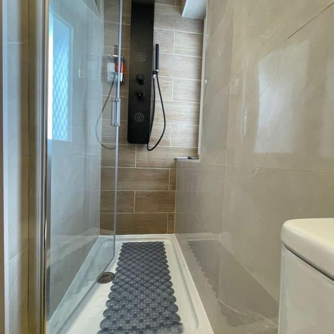 Piso De 3 Recien Renovado A 15 Mins De Sol Apartamento