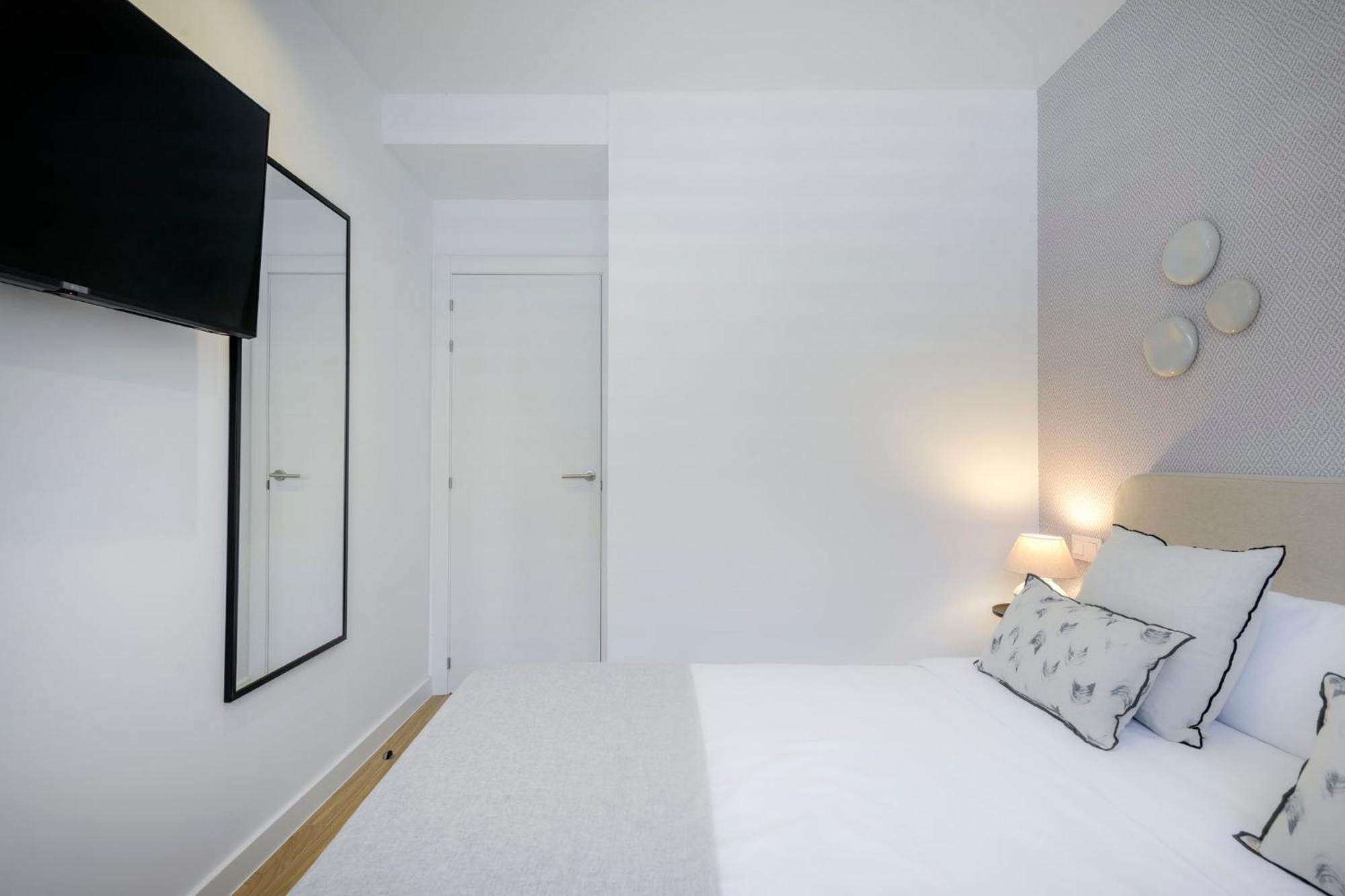 Alejandro Dumas Exclusive Living