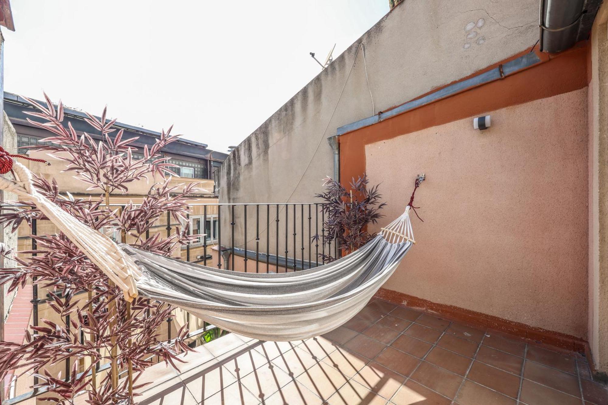 Gran Via Apartment *