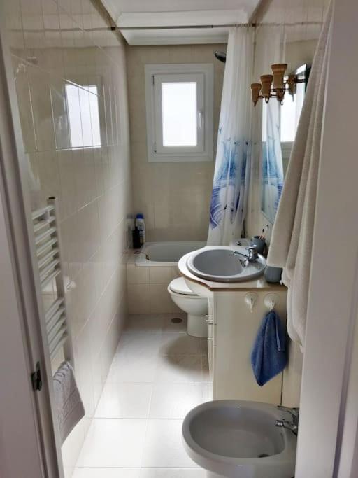 Moderno Con Oficina Y Balcon Madrid