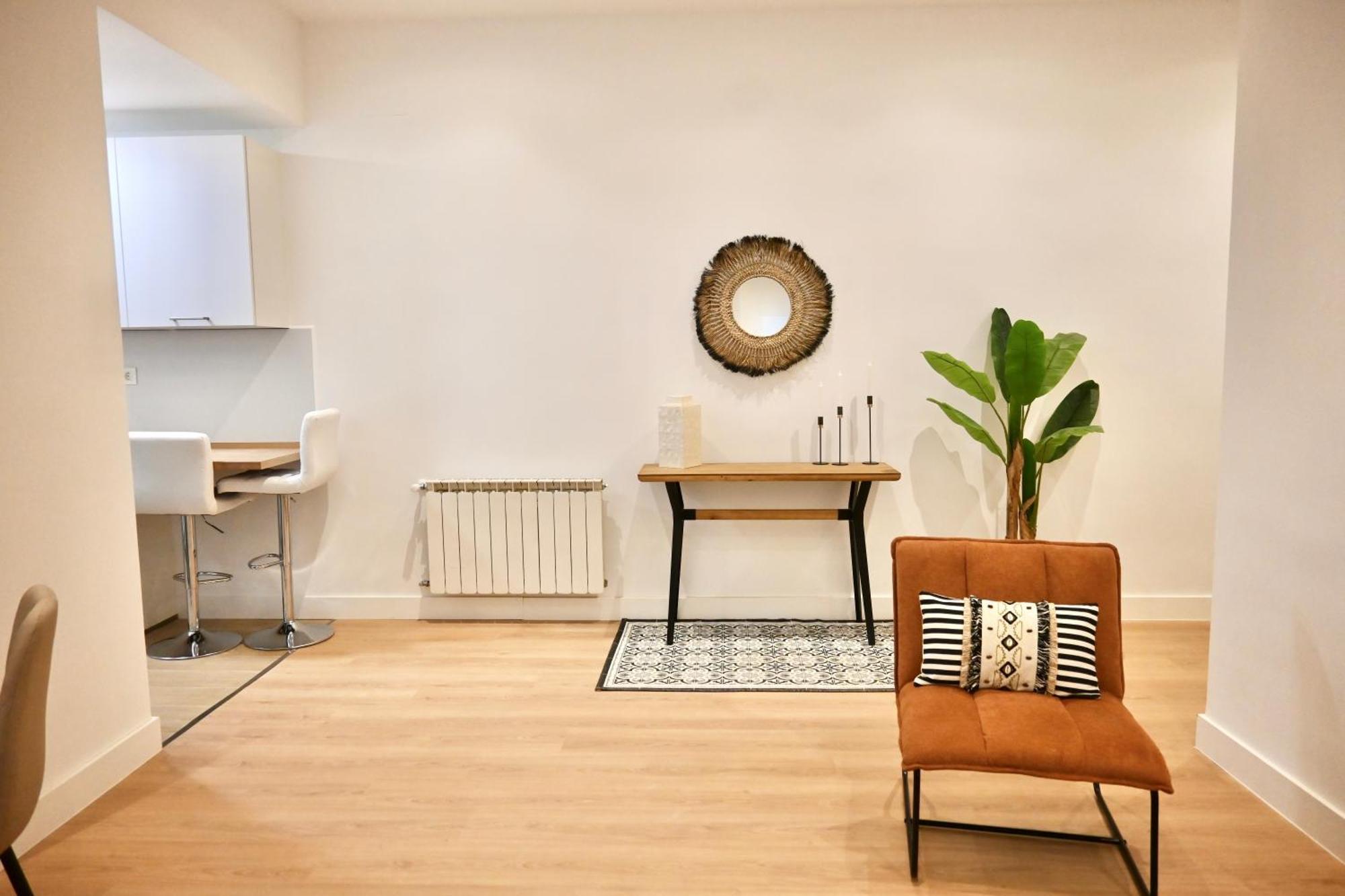 Apartment For Amplio Y Lujoso Temporal En El Barrio De Salamanca Gdp9 *