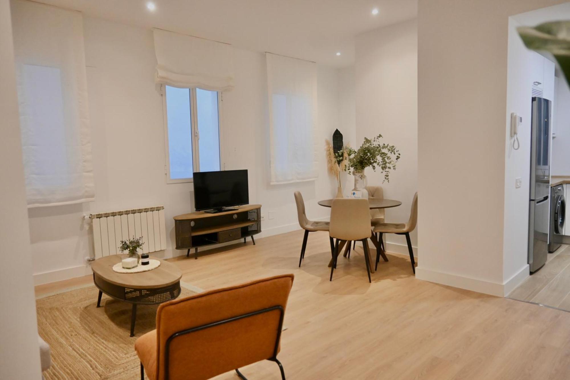 Apartment For Amplio Y Lujoso Temporal En El Barrio De Salamanca Gdp9 Madrid