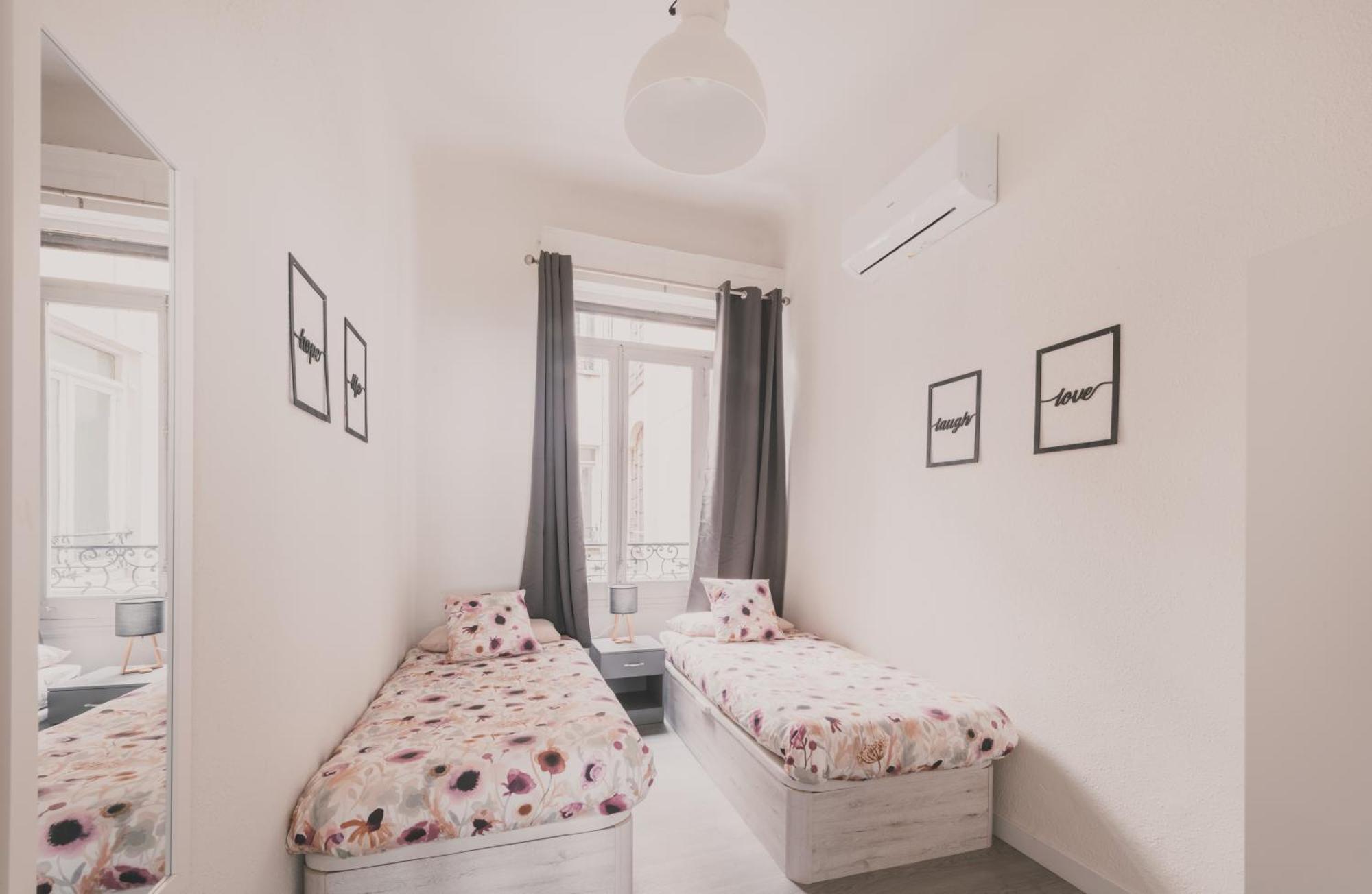 Amplio Piso De 7 Habs, 4 Banos Sobre Calle Gran Via Apartamento Madrid