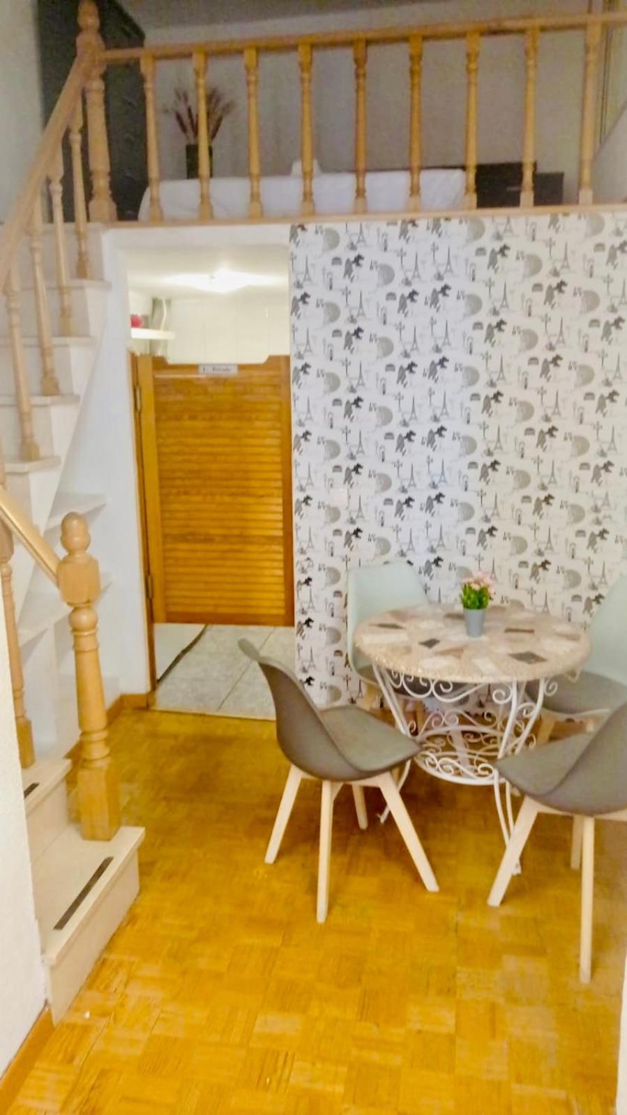 Apartment In Downtown