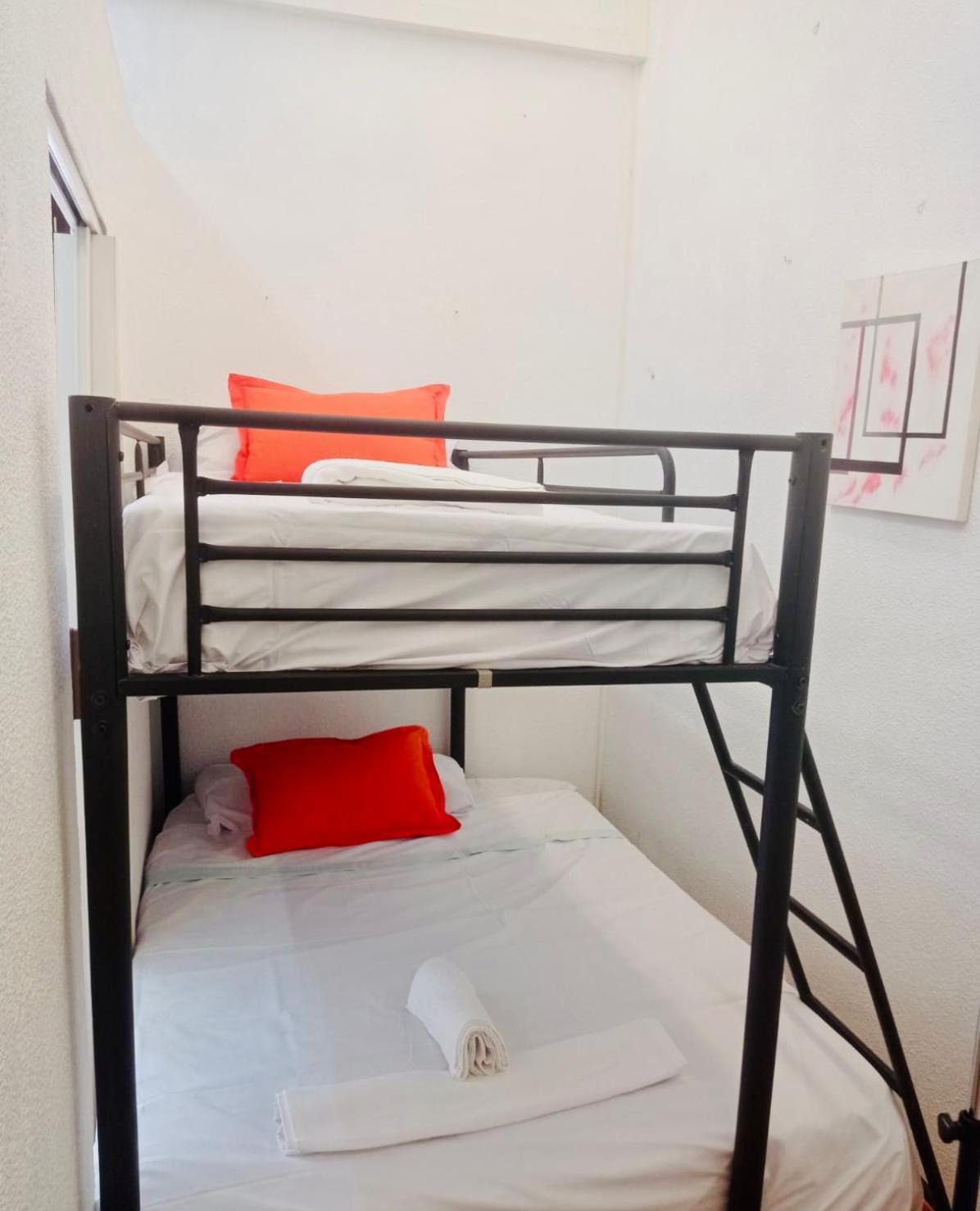 Apartment In Downtown *