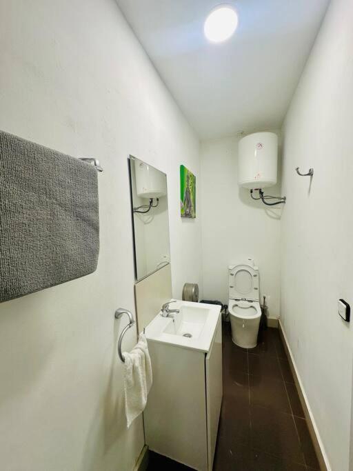 Apartment In Downtown *