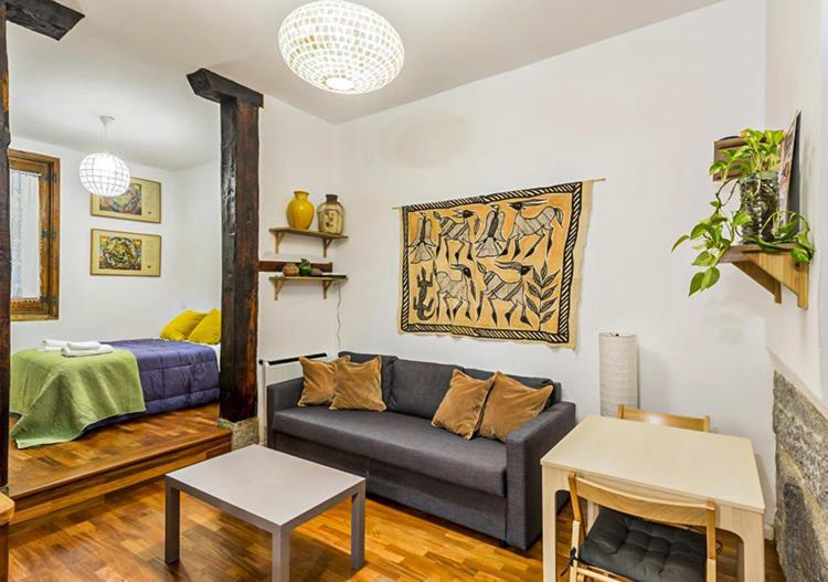 Almendro Apartment *