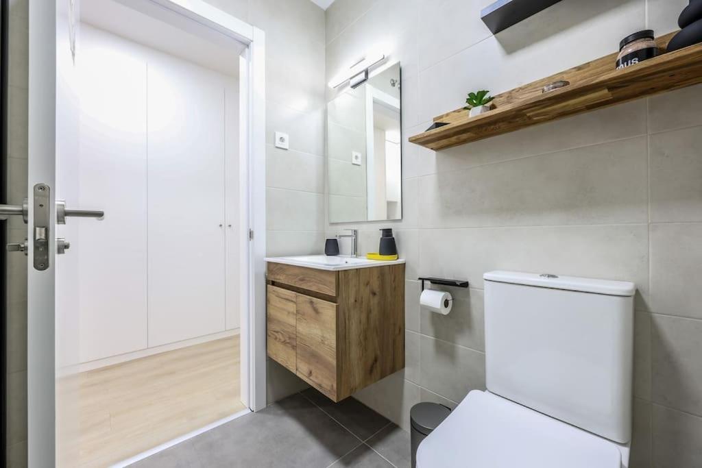 Fancy With Terrace & Pool - South Apartment