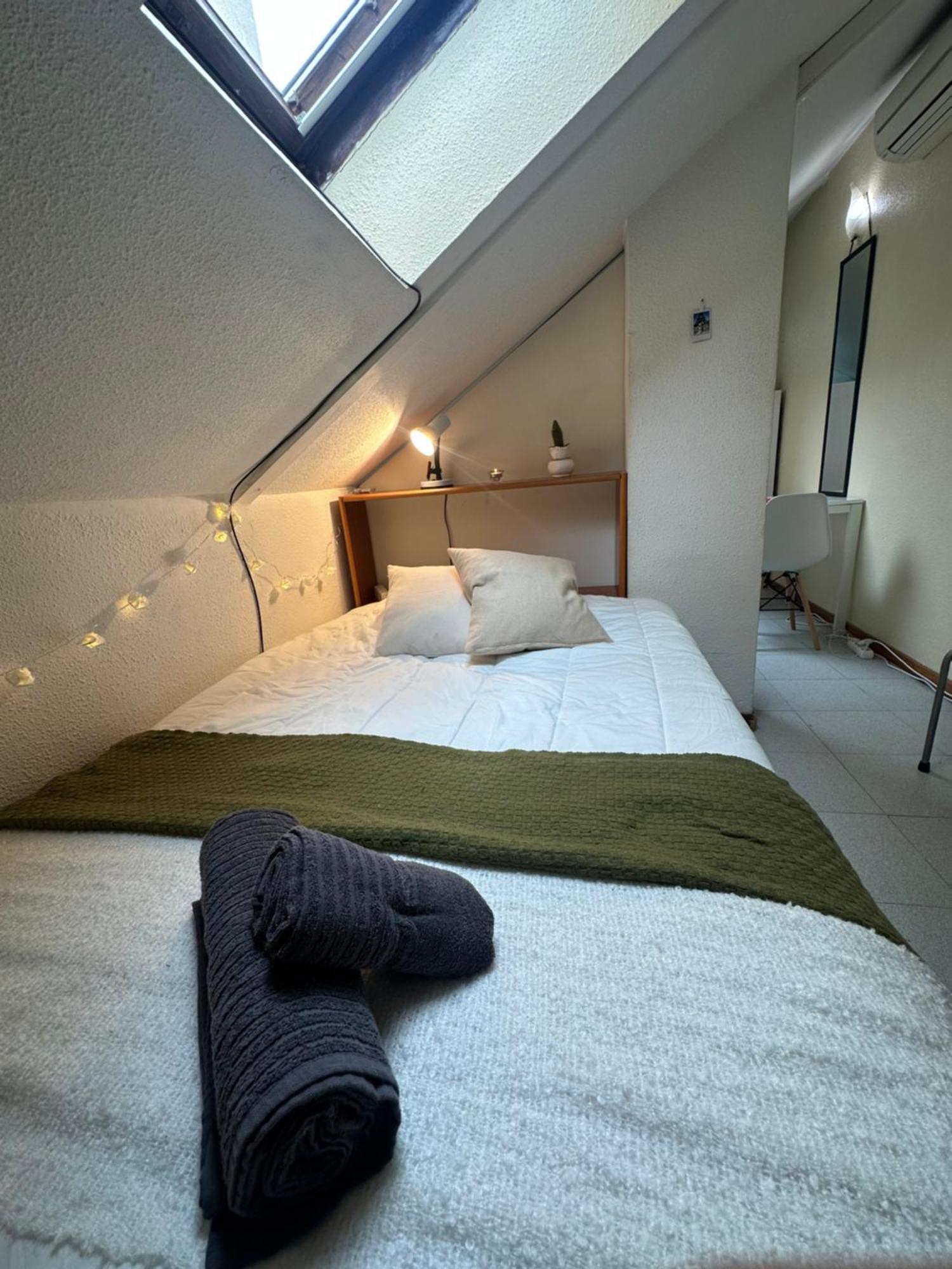 Cozy In Center Apartment *