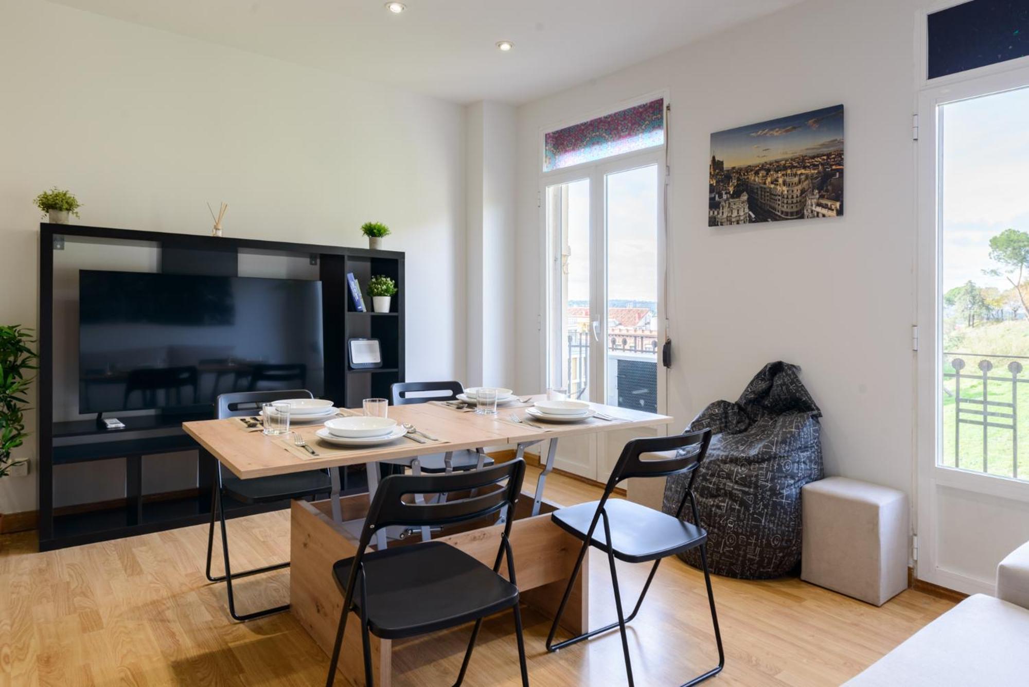 Apartamento Amplio Piso En Centro Con Vistas Al Templo De Debod Madri