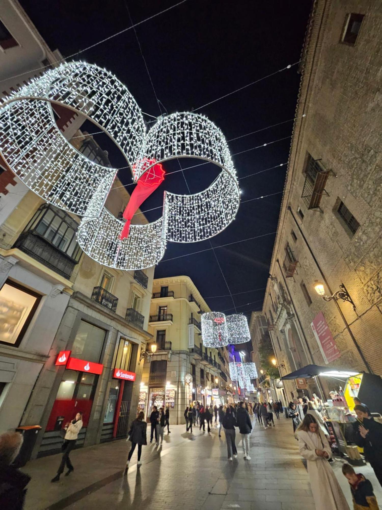 Pequeno En El Centro De * Madrid