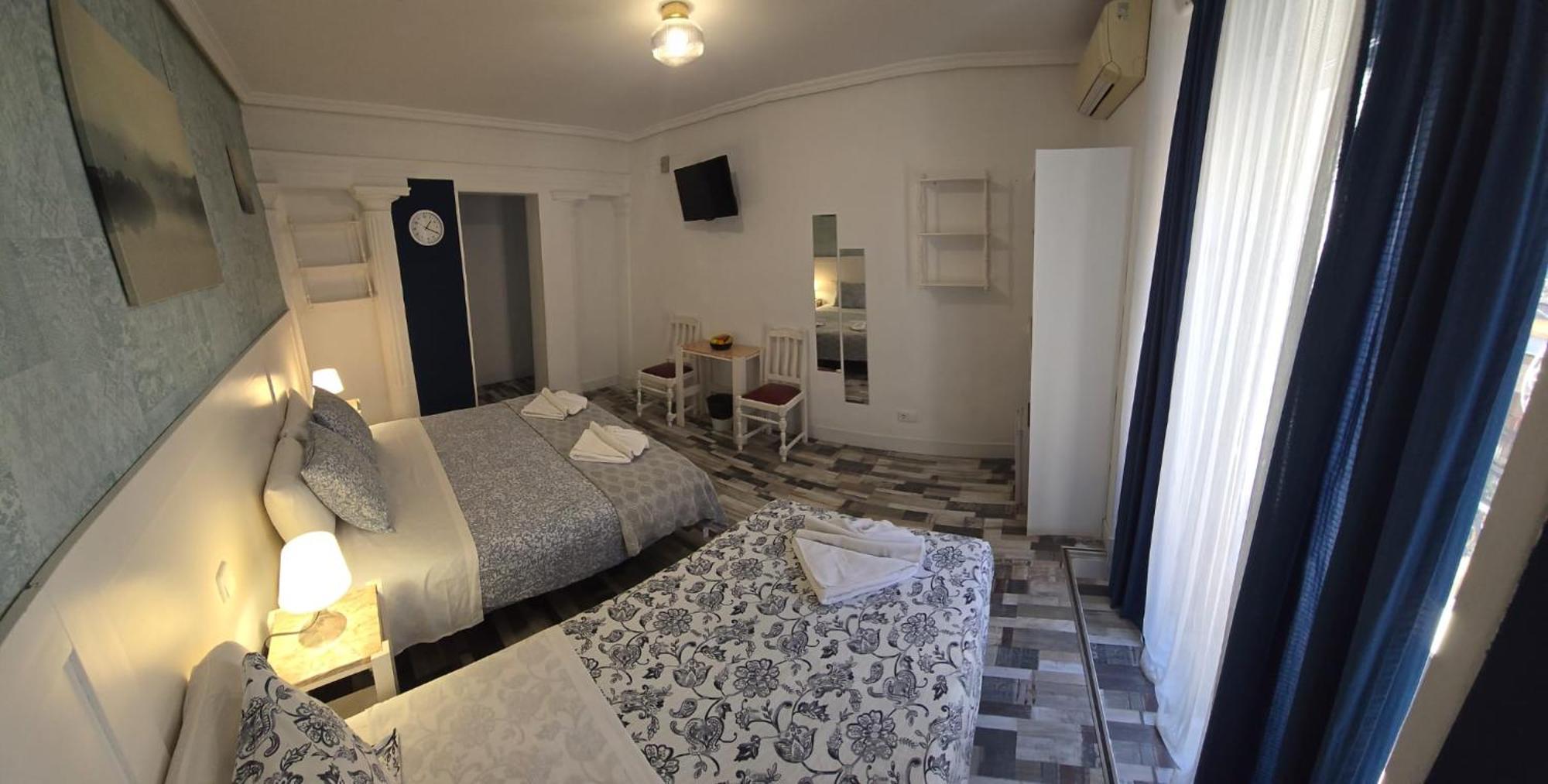 Fuencarral Adeco Casa de hóspedes Madri