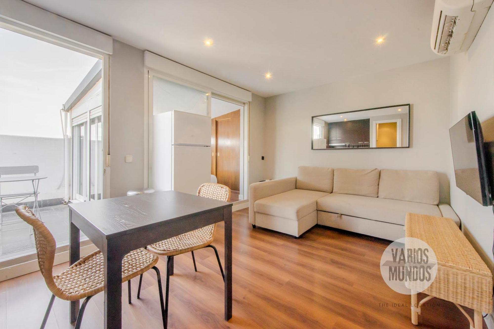Terraza Con Encanto 4, En Plaza De Chueca