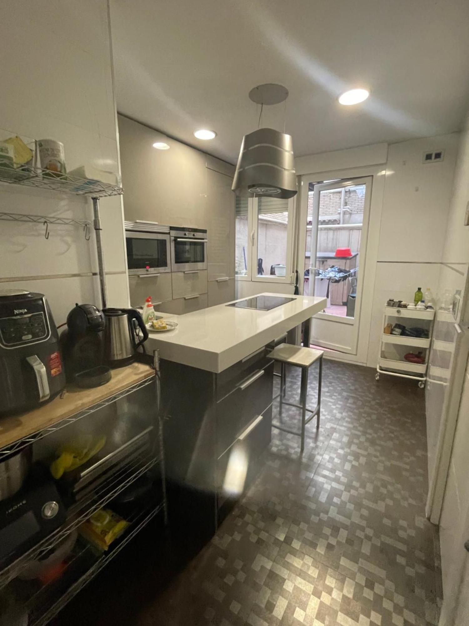 Amplia Con Bano A 5 Min Retiro Bed & Breakfast *