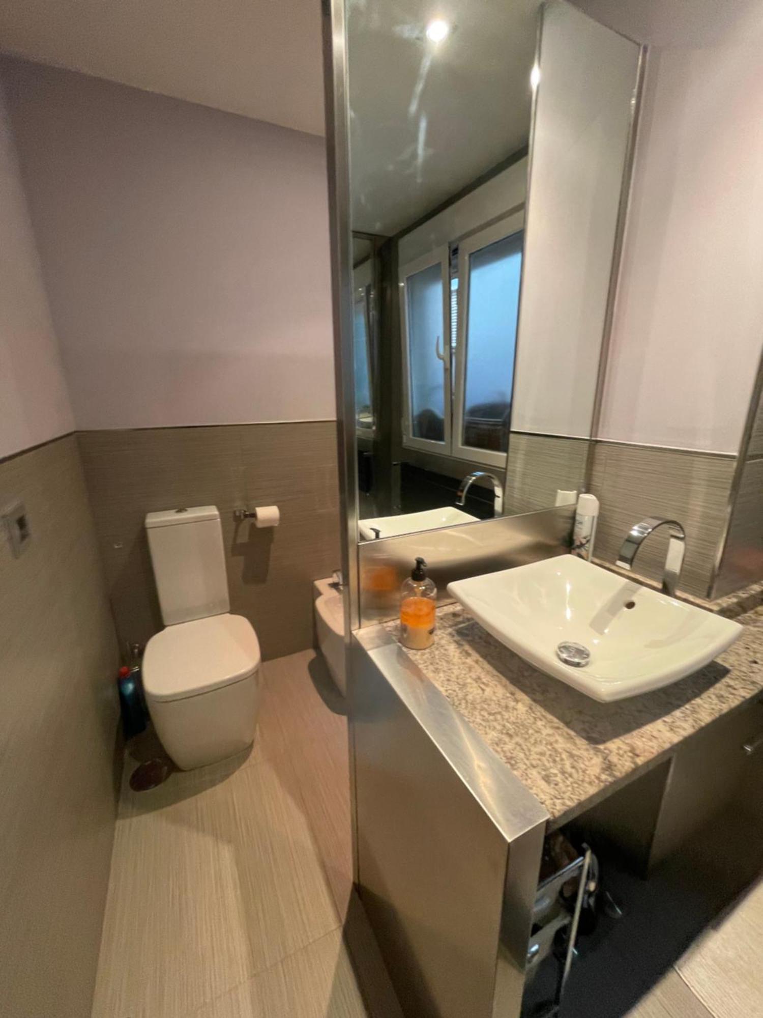 Amplia Con Bano A 5 Min Retiro Bed & Breakfast *