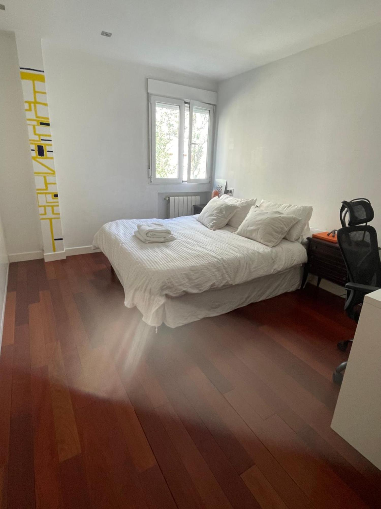 Amplia Con Bano A 5 Min Retiro Bed & Breakfast Madrid