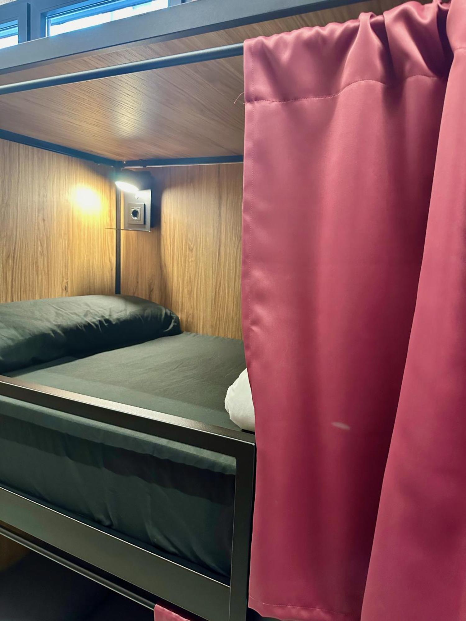 Velvet Pacifico Albergue