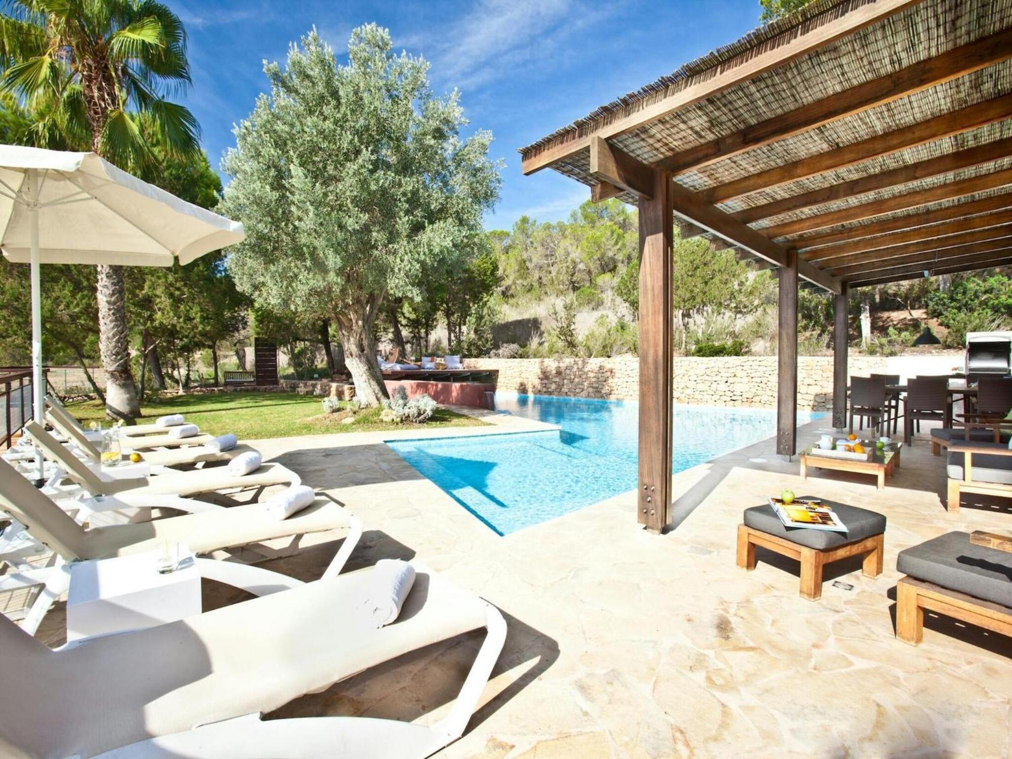 Villa With Modern Amenities Madri
