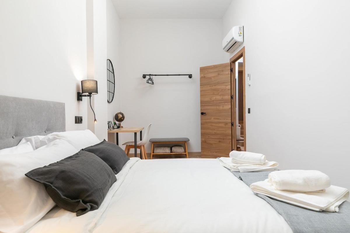 New And Spacious Loft Area Numancia Apartment