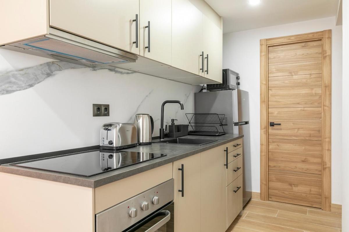 Apartment New And Spacious Loft Area Numancia Madrid