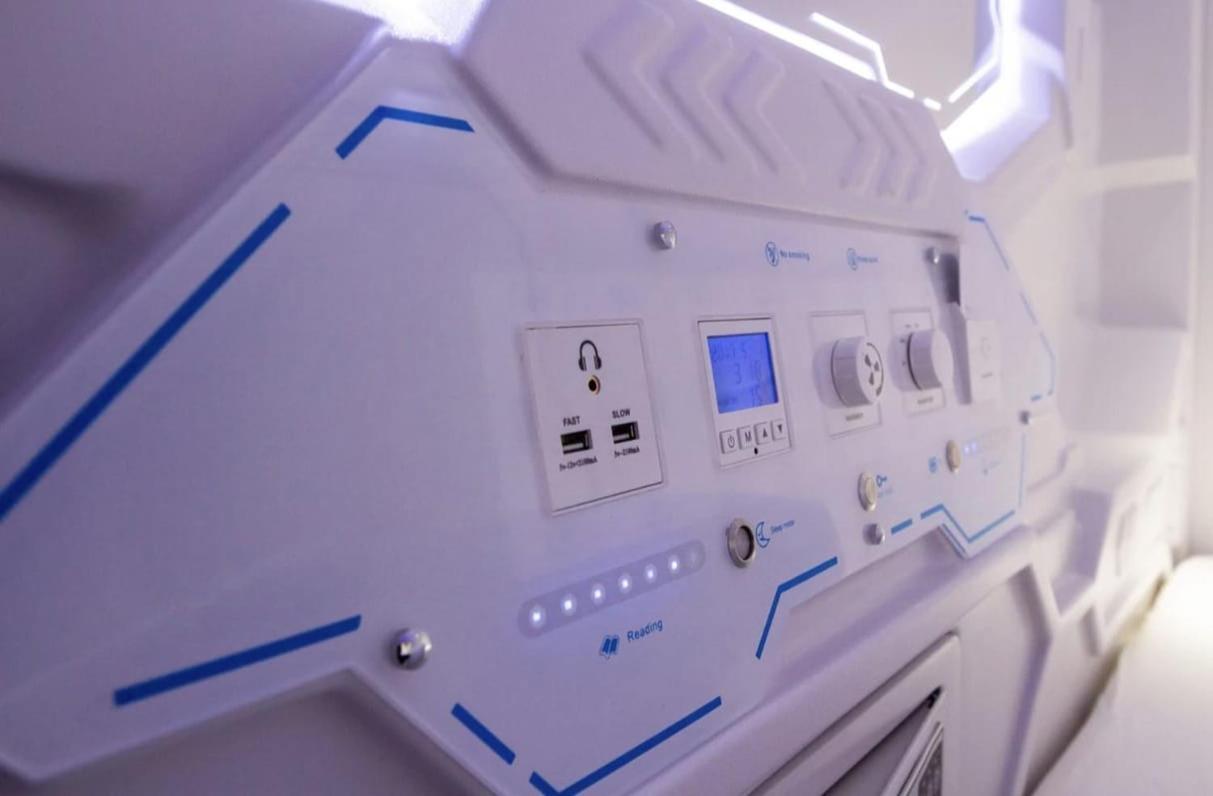 Capsule hotel Beddy *