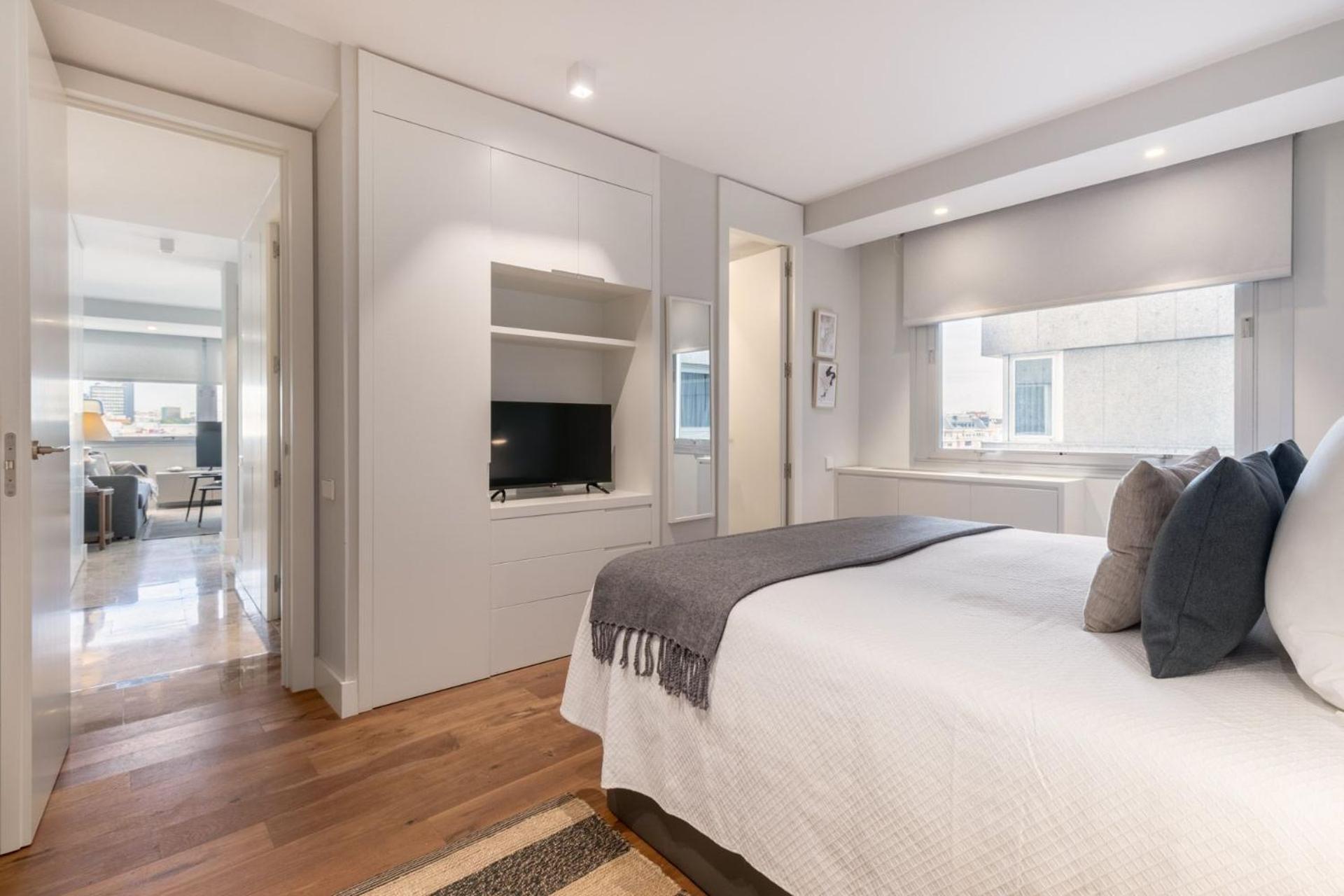 Modern With Stunning Views Of Plaza Colon Apartment *