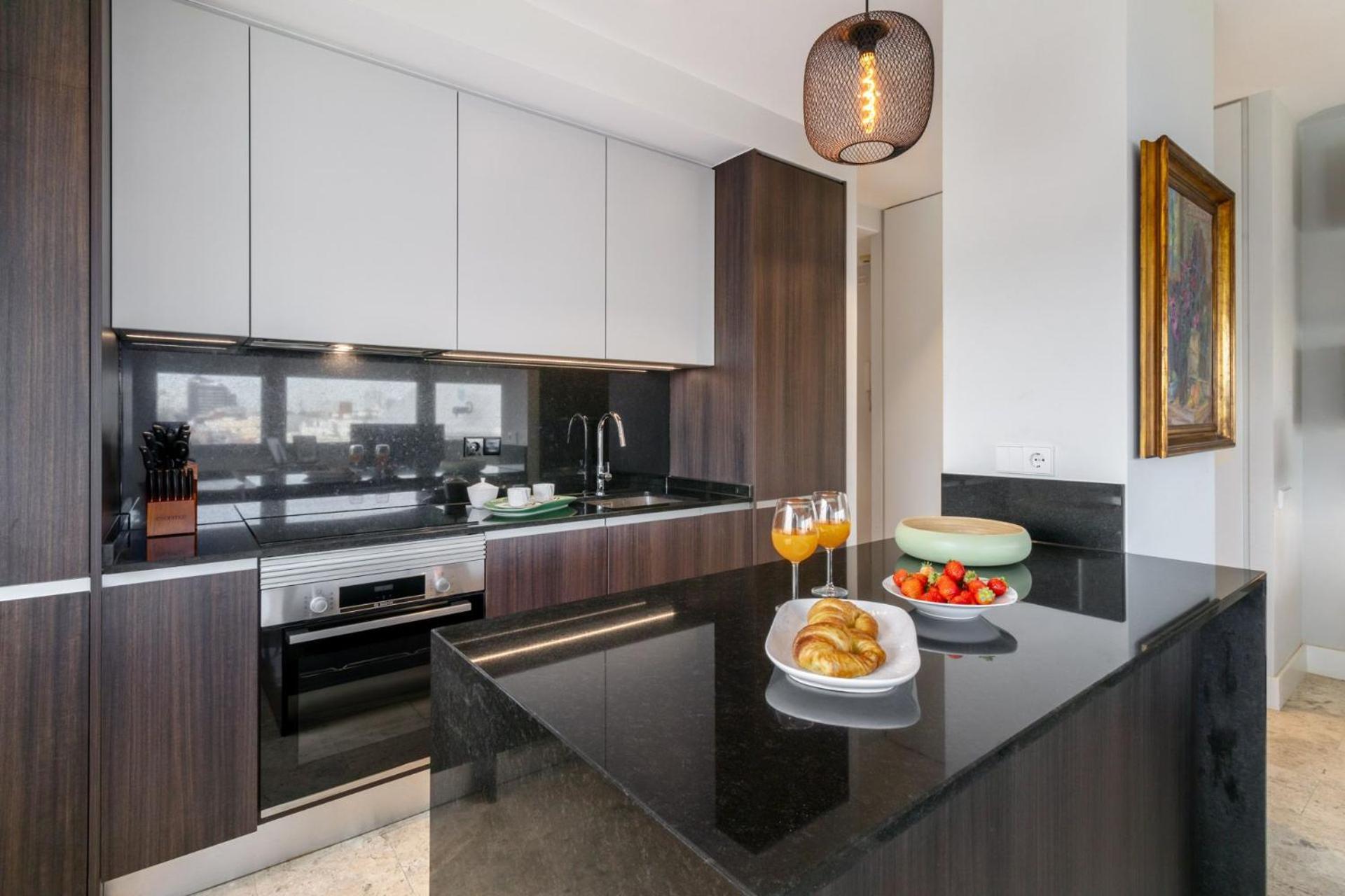 Modern With Stunning Views Of Plaza Colon * Madrid