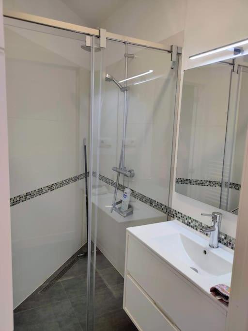 Central, Quiet Style By Atocha Apartment
