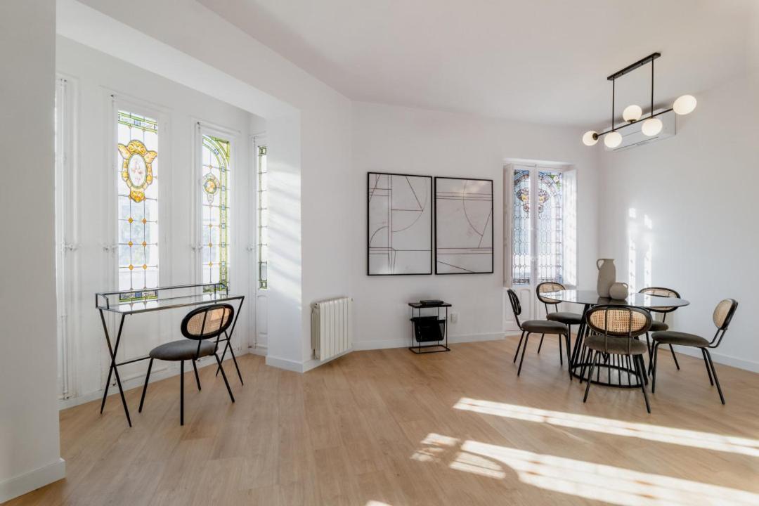 3 Bedrooms 3 Bathrooms Furnished - Salamanca - Modern And Bright - Mintystay Apartment *