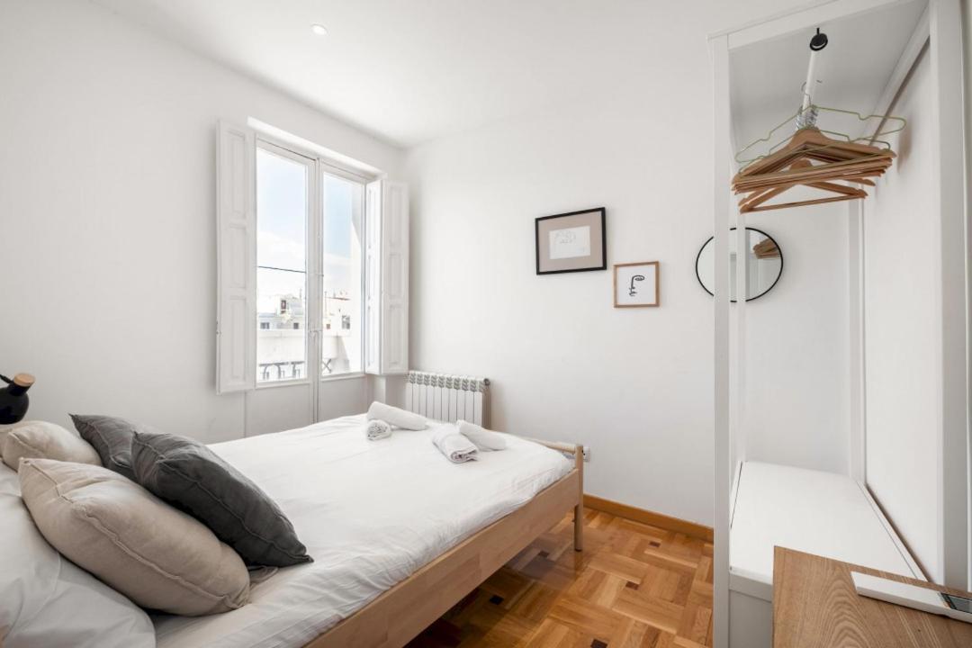 4 Bedrooms 2 Bathrooms Furnished - Salamanca - Largue - Mintystay Apartment Madrid